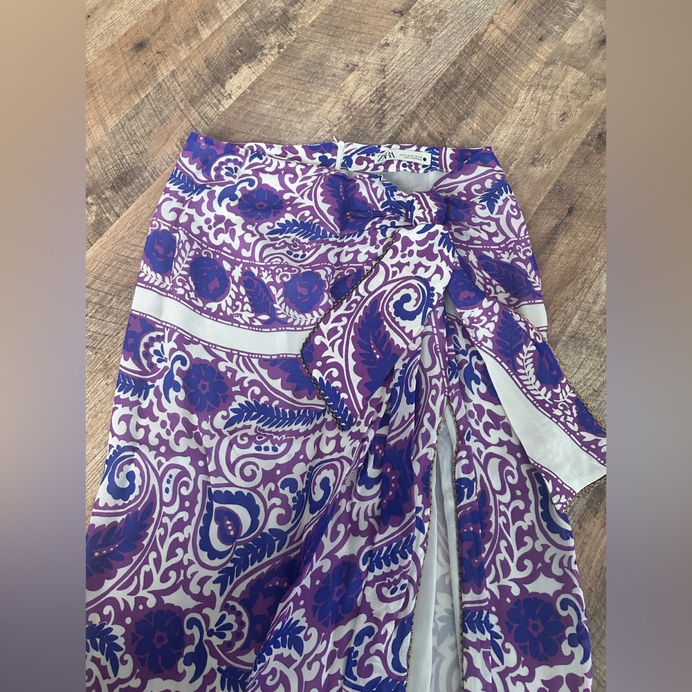 Zara midi skirt size M
